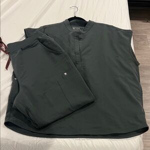 Figs Deep Green Sleeveless Scrub Set